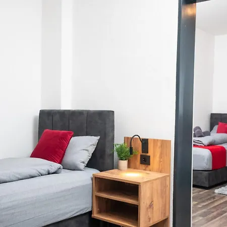 Serviceroom24 - 6 In Hoch Wlan - Smart-tv - 24-7 Check-in Und Kueche *