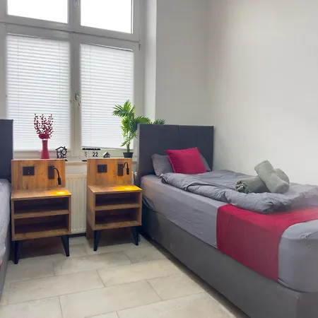 Serviceroom24 - 6 In Hoch Wlan - Smart-tv - 24-7 Check-in Und Kueche Apartment