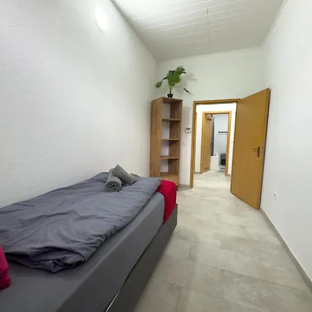 Serviceroom24 - 6 In Hoch Wlan - Smart-tv - 24-7 Check-in Und Kueche *