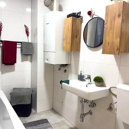 Serviceroom24 - 6 In Hoch Wlan - Smart-tv - 24-7 Check-in Und Kueche Recklinghausen