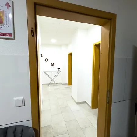 Serviceroom24 - 6 In Hoch Wlan - Smart-tv - 24-7 Check-in Und Kueche Apartment