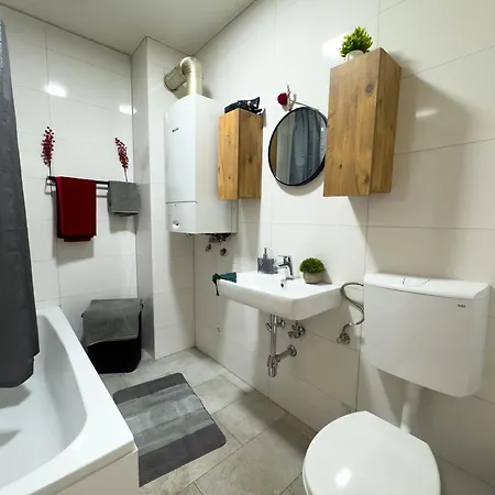 Serviceroom24 - 6 In Hoch Wlan - Smart-tv - 24-7 Check-in Und Kueche * Recklinghausen