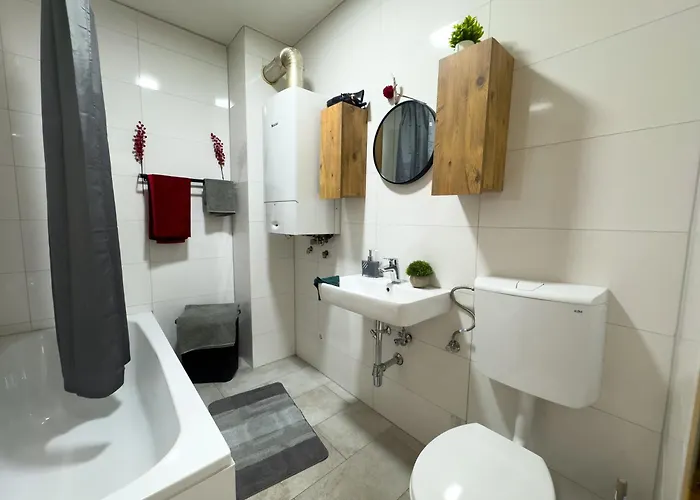 Serviceroom24 - 6 In Hoch Wlan - Smart-tv - 24-7 Check-in Und Kueche * Recklinghausen